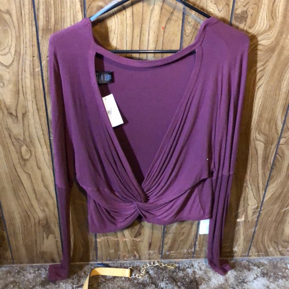 Cute red Rue 21 top - Picture 2 of 2